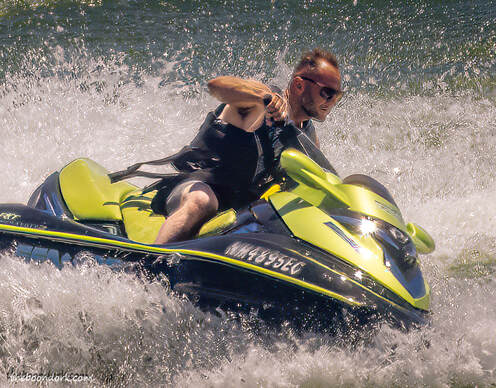 jet skiPicture